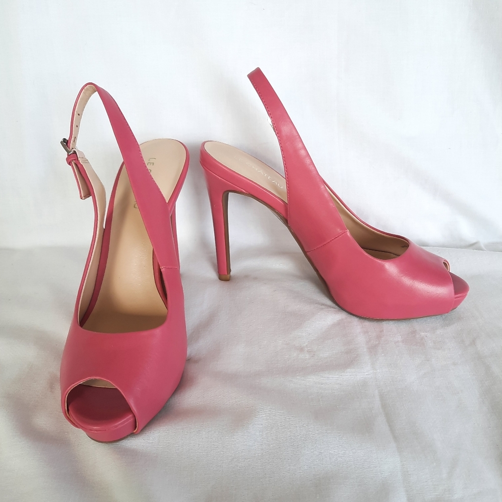 NWT! Le Chateau Sling Back Heels